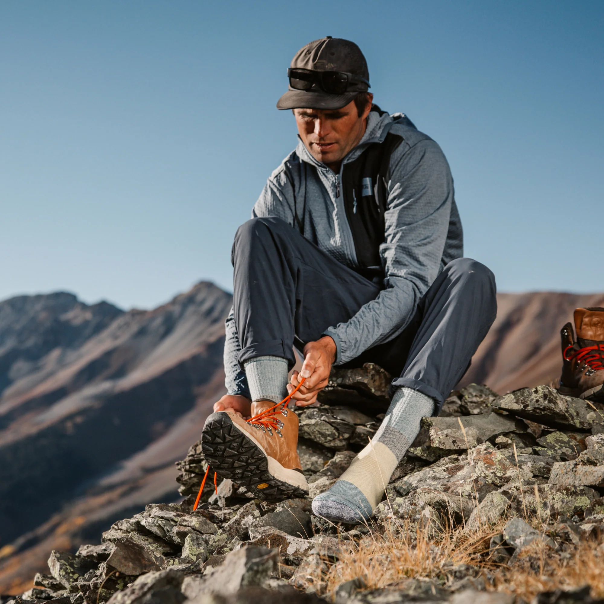 Men's Mountaineering Micro Crew Heavyweight Hiking Socks - Image 3